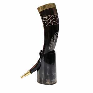 Corne à boire médiévale écologique pour hommes, style nordique, avec motifs sculptés, pour usage domestique - Product Image 2