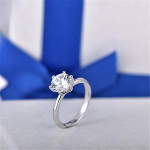 Anillo de Moissanita Clásico de Corte Redondo de Calidad de Exportación, Plata 925, Anillo de Compromiso, Promesa o Boda, Joyería Fina, Regalo para Mujer, en Venta - Product Image 4