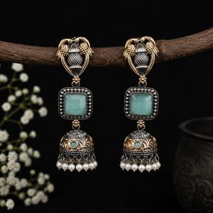 Pendientes Colgantes Bohemios Jhumka de Plata Oxidada Bicolor con Flor y Piedra Verde, Hechos a Mano, para Aniversario de Mujer, con Engaste de Bisel, Venta al por Mayor - Product Image 4