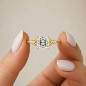 Anillo de Compromiso con Diamante Cultivado en Laboratorio, Corte Cojín, Claridad VS-VVS, Color Vívido Fantasía, Certificado IGI, Oro Amarillo, Joyería de Lujo para Mujer - Product Image 3