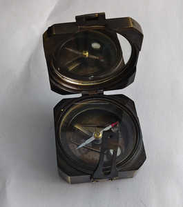 Boussole prismatique en laiton massif avec lentille de visée miroir, style boussole de poche octogonale - Product Image 4