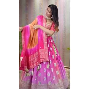 Hermoso Lehenga Choli con Corte en A, Bordado Completo y Lentejuelas, Talla XL, Cintura Natural - Product Image 3