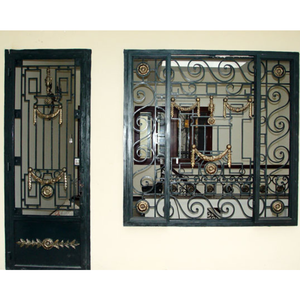 Puerta Moderna de Hierro Forjado, Puerta de Hierro Personalizada con Elegante Trabajo de Grabado, Vidrio Templado y Acabado Duradero con Recubrimiento en Polvo - Product Image 4