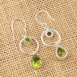 Boucles d'oreilles élégantes en péridot vert, serties clos, en argent sterling, faites à la main, avec pierres précieuses facettées, cadeau pour femme - Product Image 2