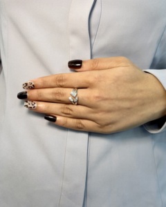 แหวนดอกไม้ขายดีประดับมรกตและเพชรทรงมาร์คีส์เพาะเลี้ยงในห้องปฏิบัติการ ทอง 18K ขายส่ง OEM ผู้จัดจำหน่ายเครื่องประดับชั้นดี - Product Image 1