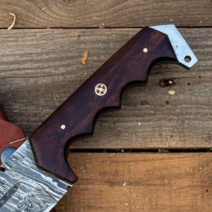 Couteau de camping artisanal de qualité industrielle OEM, 9 pouces, acier Damas, lame à pointe clip, manche en bois, étui en cuir, art viking FH-96 - Product Image 2