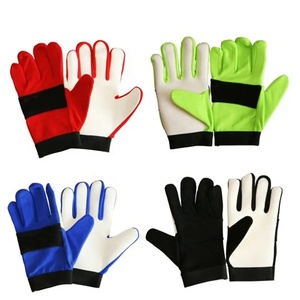 Guantes de Fútbol Gaélico Personalizados, Ligeros y Cómodos, con Agarre de Látex Antideslizante, Cierre de Gancho y Bucle Ajustable - Product Image 4