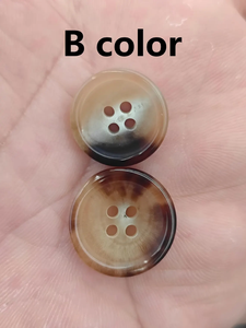 Boutons en corne de buffle faits à la main, imitation antique, durables, de haute qualité, personnalisés, à 4 trous, pour chemises, costumes, manteaux et pardessus, vente en gros - Product Image 4