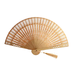 Abanico de bambú, accesorio tradicional hecho a mano para la decoración de la festividad del Año Nuevo Lunar asiático de Vietnam. - Product Image 5