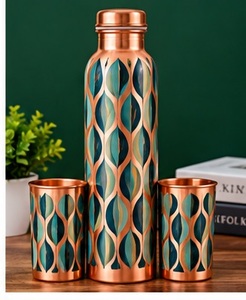 Botella de Agua Moderna de Cobre con Diseño de Hojas y 2 Tazas a Juego, Juego de Bebidas con Tapa - Product Image 3