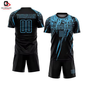 Ensemble de maillot et short de football confortable et respirant, design athlétique léger, idéal pour les équipes de football - Product Image 3