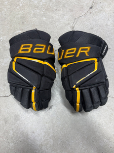 1 Pair <b>Red</b> PVC & Genuine Leather Ice Hockey <b>Gloves</b> with Hook & Loop Closure Waterproof & Lightweight for Adult Use - Product Image 4