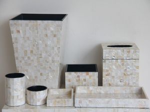 Juego de accesorios de baño de nácar ornamental con cuenco que exhibe incrustaciones intrincadas de concha para un aspecto lujoso - Product Image 5