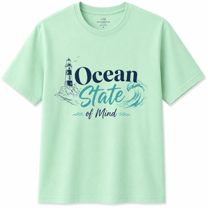 Camiseta de Manga Corta Azul Marino para Hombre Ocean State Mind, Cuello Redondo, Corte Regular, Estampado Frontal, Informal, 100% Algodón Terry Ecológico - Product Image 1