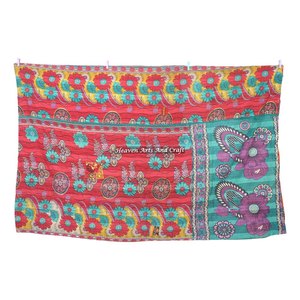 Couverture vintage indienne en coton à motifs floraux, couvre-lit Gudri en ancien sari, couette Kantha faite à la main, jeté indien réversible et lourd, cousu à la main - Product Image 2