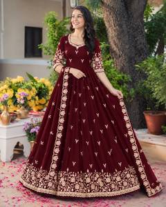 Ensemble de robe Anarkali 3 pièces en faux georgette pour femme avec broderies riches, jupe évasée de 2,8 m et dupatta assorti - Product Image 4