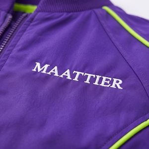 Chaqueta Deportiva Ligera Personalizada para Mujer en Color Morado con Ribete en Verde Neón, Cierre de Cremallera, Fabricante Mayorista de Ropa Deportiva - Product Image 6