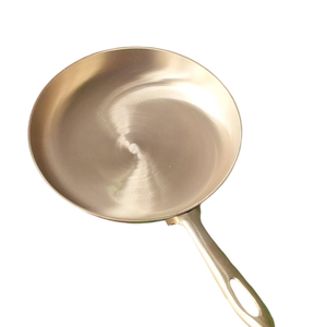 Olla Kadhai/Wok de Latón Martillado Duradero para Cocinar, Utensilio Tradicional Indio para Freír, Hecho a Mano con Acabado Premium Resistente - Product Image 1