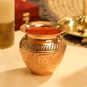 Kalash de Latón de Alta Calidad para Pooja Diaria, Funciones Religiosas, Uso en Templos, Rituales de Boda y Prácticas Espirituales - Product Image 1