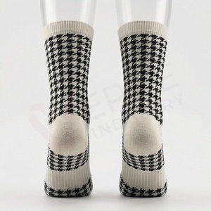 Chaussettes pour hommes, motif pied-de-poule, tricotées en coton, respirantes, écologiques, personnalisables, pour un usage quotidien, style automne - Product Image 2