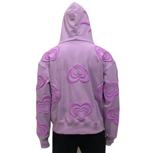 Sweat à capuche pour homme, poids lourd, 500 GSM |   Impression en relief motif cœur |   Sweat à capuche rose imprimé sur toute la surface |   OEM personnalisé - Product Image 4