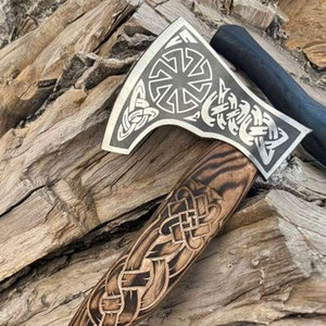 Hacha Vikinga con Diseño Nórdico, Hoja de Acero al Carbono de Grado Industrial, Mango de Madera, Aspecto Artesanal, Artículo Decorativo para Regalo - Product Image 4
