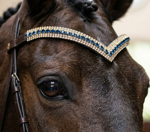 HM GLOBAL Premium Teal Blue Gold 5 rangées de cristaux en forme de V profond, frontale en cuir de cheval, bride de dressage ornée de strass - Product Image 1