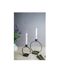 Bougeoir en fer de style vintage accrocheur avec de beaux bras pour créer une lumière romantique chaleureuse et une ambiance chaleureuse - Product Image 6