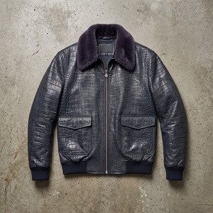 Chaqueta de cuero genuino para hombre, estilo bomber, con cuello de piel de oveja, diseño en relieve, a prueba de viento, estilo motociclista, para invierno. - Product Image 6