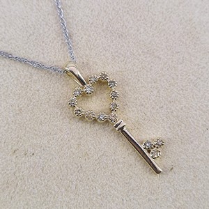 Collier pendentif cœur clé en diamant naturel rond 0,20 carats pour femme, en argent sterling plaqué or, serti à griffes, tendance, pour mariage - Product Image 5
