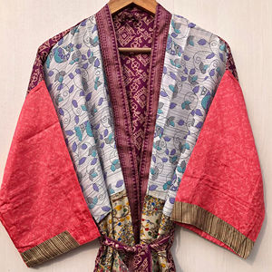 Kimono d'été en soie recyclée, longueur cheville, multicolore, style vintage indien, pour la détente et la nuit - Product Image 1