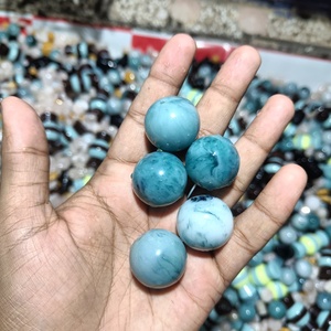Grandes perles décoratives en résine aux motifs multicolores audacieux pour la création de bijoux tendance, les projets d'artisanat et les commandes en gros - Product Image 1