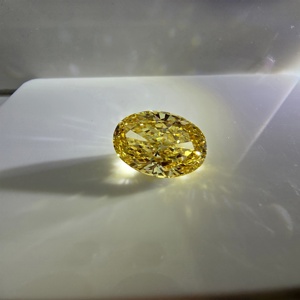 Diamante cultivado en laboratorio de 6.00 quilates, corte ovalado brillante modificado, color amarillo intenso, claridad VS2, certificado por IGI, diamante suelto para la elaboración de joyas. - Product Image 4