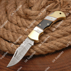 Couteau pliant de luxe en acier Damas avec manche en corne de taureau exotique, couteau tactique professionnel EDC pour le camping et la chasse, vente en gros - Product Image 2