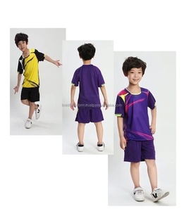 ชุดฟุตบอลแบบเรียบใหม่ล่าสุด2025เสื้อฟุตบอลสีชมพูสำหรับเด็กโลโก้ที่กำหนดเองจำนวน - Product Image 5