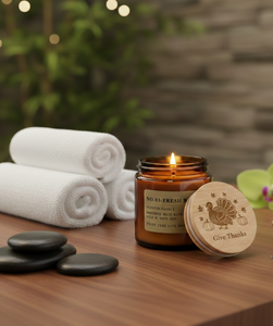 La bougie en pot Heirloom Harvest Thanksgiving ajoute une touche élégante à la décoration de votre maison, ou des messages spéciaux. - Product Image 3