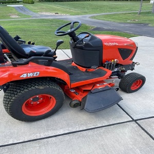 Tracteur compact Kubota BX23S 4x4 avec chargeur, pelle rétrocaveuse, tondeuse de 60 pouces, faible nombre d'heures, moteur diesel, machine robuste - Product Image 3