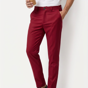 Pantalon formel pour homme, coupe droite, rouge, avec poches latérales, taille mi-haute, fermeture boutonnée, tissu sergé, fabriqué au Bangladesh - Product Image 3