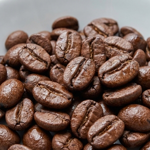 เมล็ดกาแฟอาราบิก้าคั่วกลาง ราคา 300-400 ดอลลาร์สหรัฐ/ตัน สำหรับชงเอสเพรสโซ กาแฟอาราบิก้าขายส่ง ขั้นต่ำ 10 ตัน คุณภาพระดับคาเฟ่ - Product Image 1