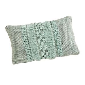 Coussin décoratif rectangulaire bohème rayé en textile tissé avec pompons et franges vert menthe - Product Image 1