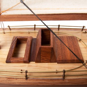 Y011 - Maqueta de Velero de Madera de Cedro Náutico Mediano Columbia Pintada, Duradera, para Mesa, Decoración del Hogar Vietnamita 60Lx11Wx77H cm - Product Image 5