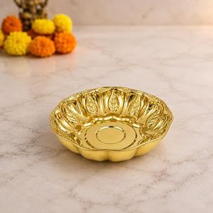 Thali Metálico Tradicional para Puja con Flores y Polvos de Colores para Rituales de Boda - Product Image 6