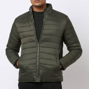 Veste thermique matelassée pour homme, conçue pour les journées froides, veste matelassée à fermeture éclair intégrale avec coupe confortable - Product Image 1