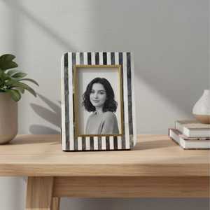 Marco decorativo con incrustaciones de hueso para retratos, soporte de lujo hecho a mano para cuadros, elegante accesorio de exhibición para el hogar u oficina a los precios más bajos. - Product Image 1