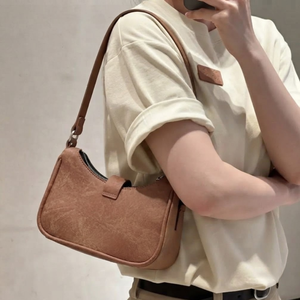 Sac bandoulière marron en cuir PU motif litchi pour femme, sac à main populaire avec fermeture éclair, idéal pour les voyages et le quotidien - Product Image 4