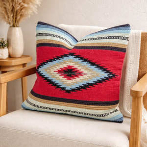 Housse de coussin en kilim bleu tissé avec motif à rayures tribales pour canapé, décoration moderne, style farmhouse et nordique - Product Image 5