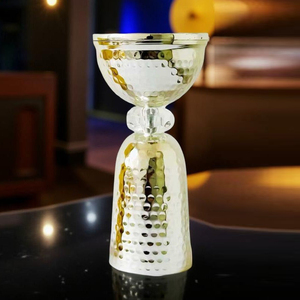 Brûleur d'encens chic en métal martelé or et argent avec bases assorties et accent en cristal transparent pour une aromathérapie relaxante - Product Image 4