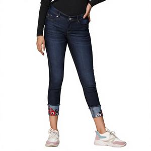Jeans ajustados de mezclilla oscura para mujer, con diseño floral bordado, transpirables, de cintura media, con botones, informales, ODM, personalizables con marca. - Product Image 1