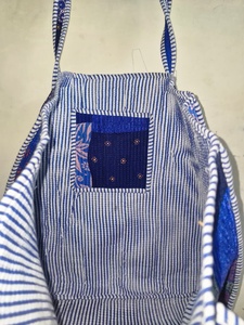 Sac de marché matelassé en coton vintage léger fait main indien avec broderie cousue à la main pour les voyages et le shopping, provenant du Rajasthan - Product Image 3