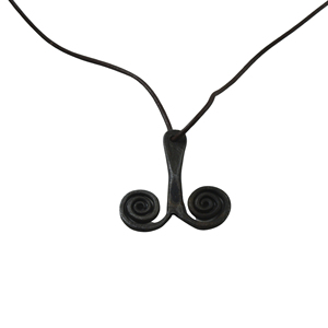 Collar Colgante de Hierro Forjado a Mano Estilo Rústico Contemporáneo, Colgante Alargado de Metal Negro Hecho a Mano, Joyería Artesanal Étnica Boho - Product Image 4